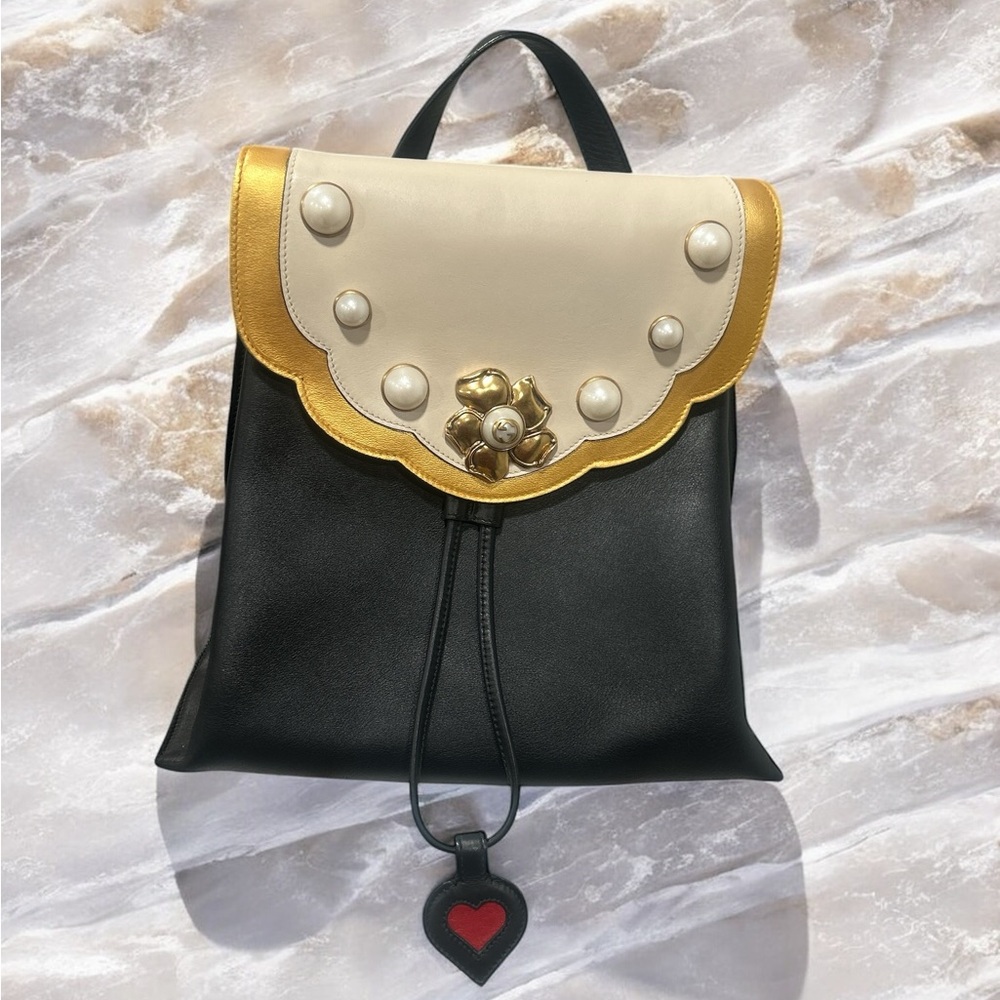 GUCCI WOMENS BACKPACK EUC Dark Gold-Gunmetal Hardwear and Chain